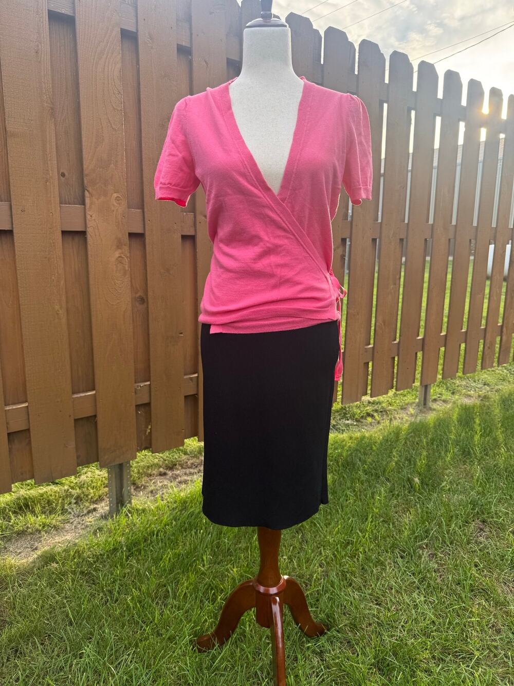 Express Pink Wrap Sweater S/S Med and Grace Dane Lewis Black Pencil Skirt